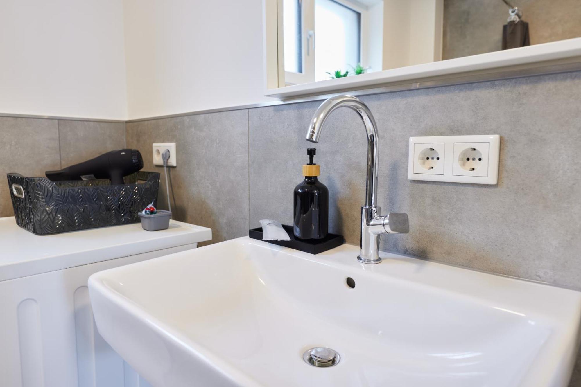 Homeme 1 I Zentral I Netflix I Kueche I Parkplatz I Kliniknah Bad Oeynhausen Esterno foto